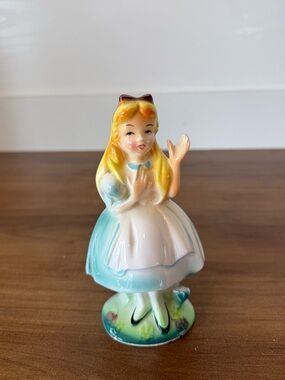 1960 Walt Disney Alice In Wonderland 5” Porcelain Figurine Watch Holder- Japan